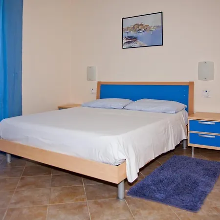 Fittacamere Iside Pensionat 3*