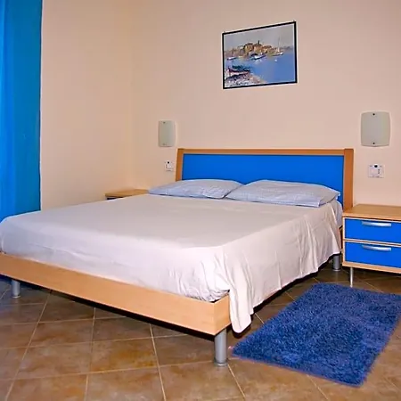 Fittacamere Iside Πανσιόν 3*