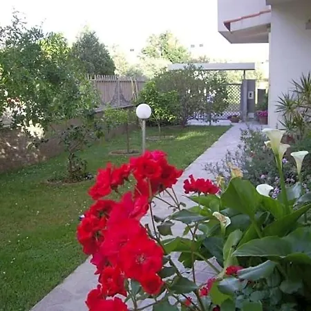 Πανσιόν Fittacamere Iside 3*